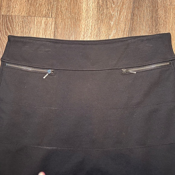 ATHLETA STRATA BLACK A-LINE ZIPPERED POCKET SKIRT Size Large - Picture 2 of 7